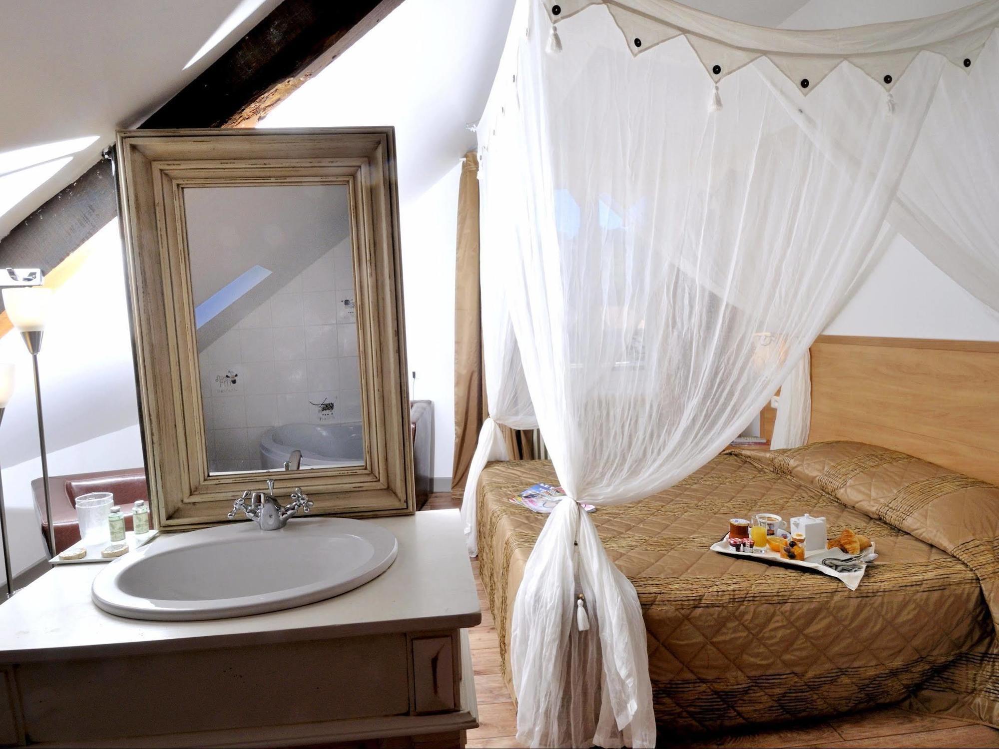 Contact Hotel Le Relais De Vellinus Beaulieu-sur-Dordogne Ngoại thất bức ảnh